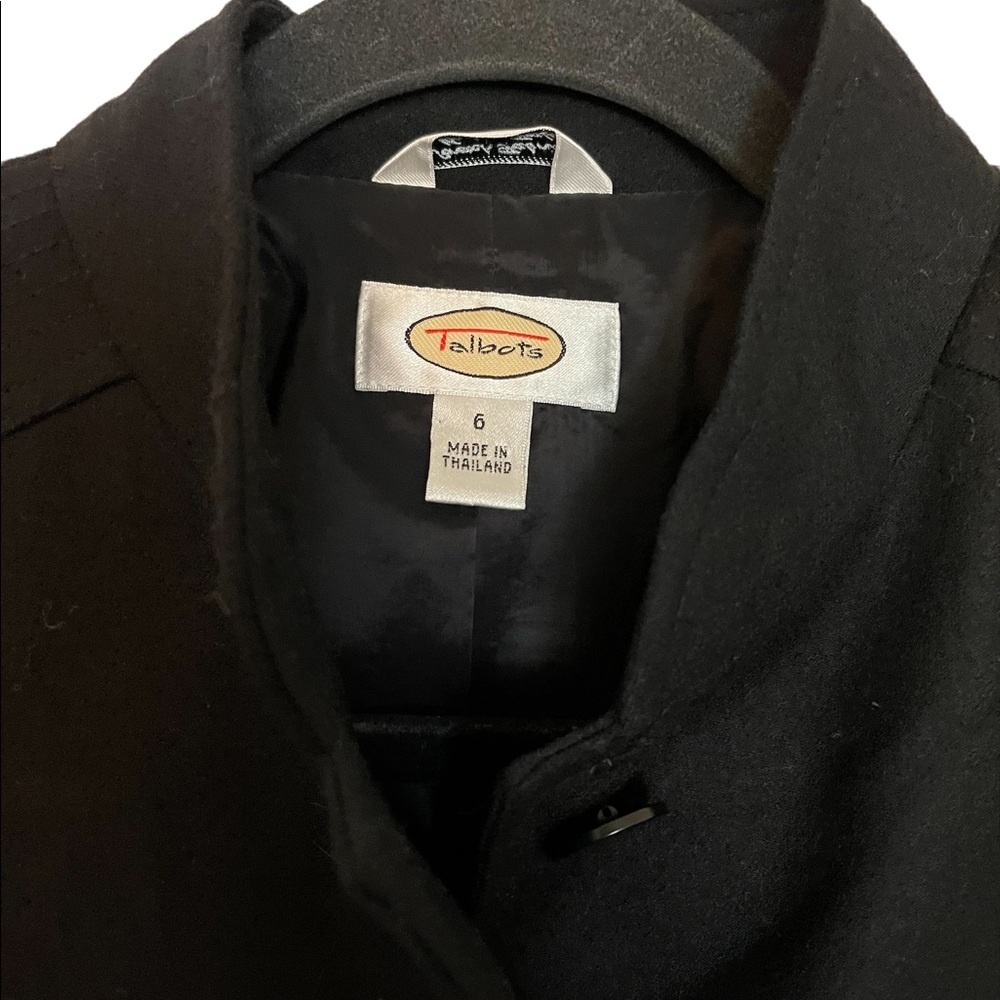 Women’s Talbots Stretch Fabric Black Jacket in Size 6 - Picture 3 of 5